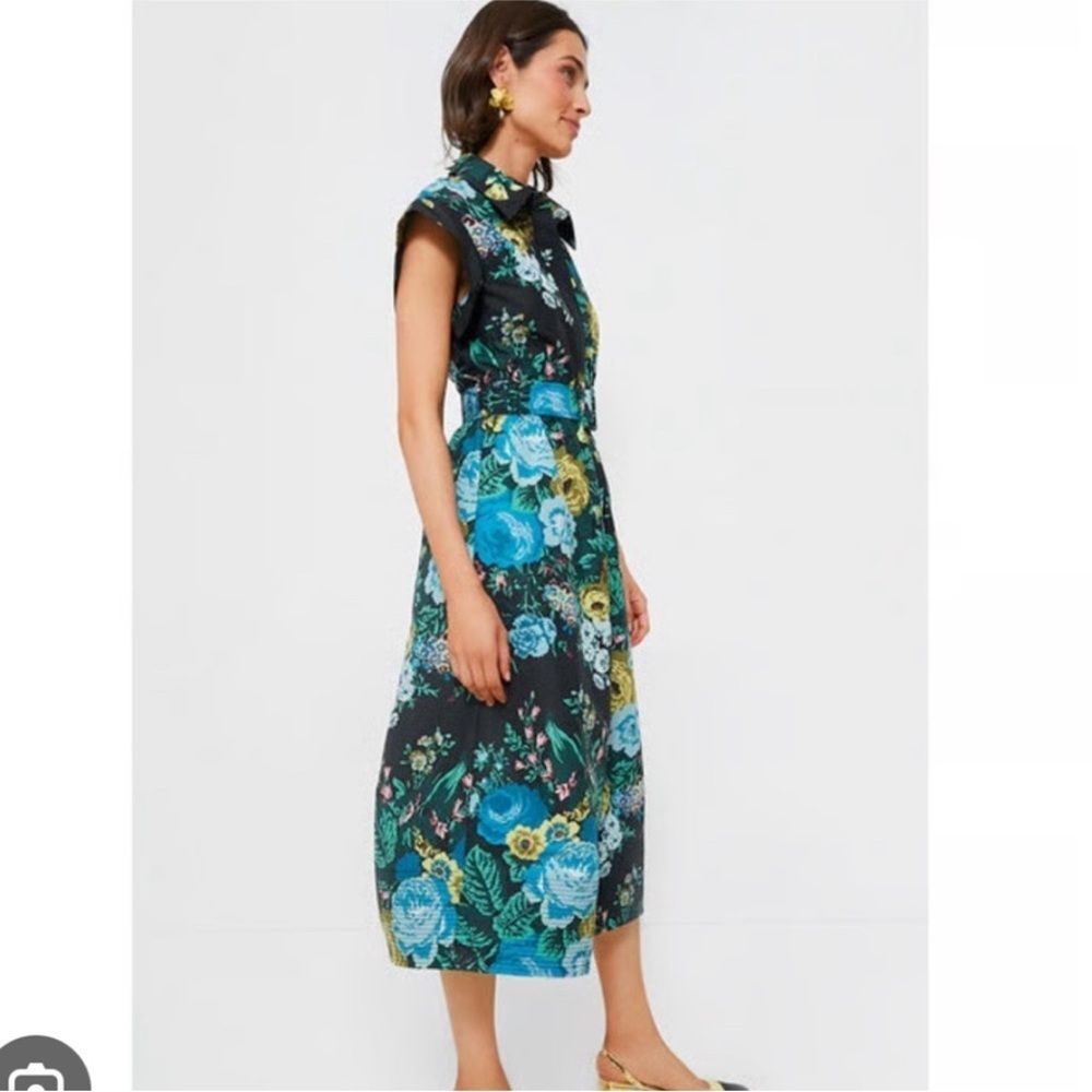 TUCKERNUCK Black Verdant Floral Short Sleeve Dress
X21 - Picture 2 of 11